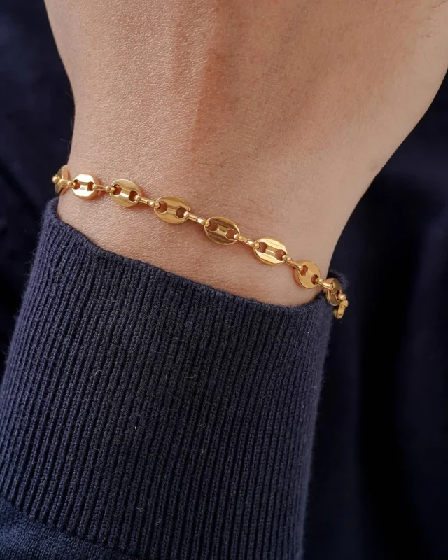 a-gold-bracelet