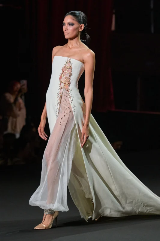 2627 Paris Fashion Week